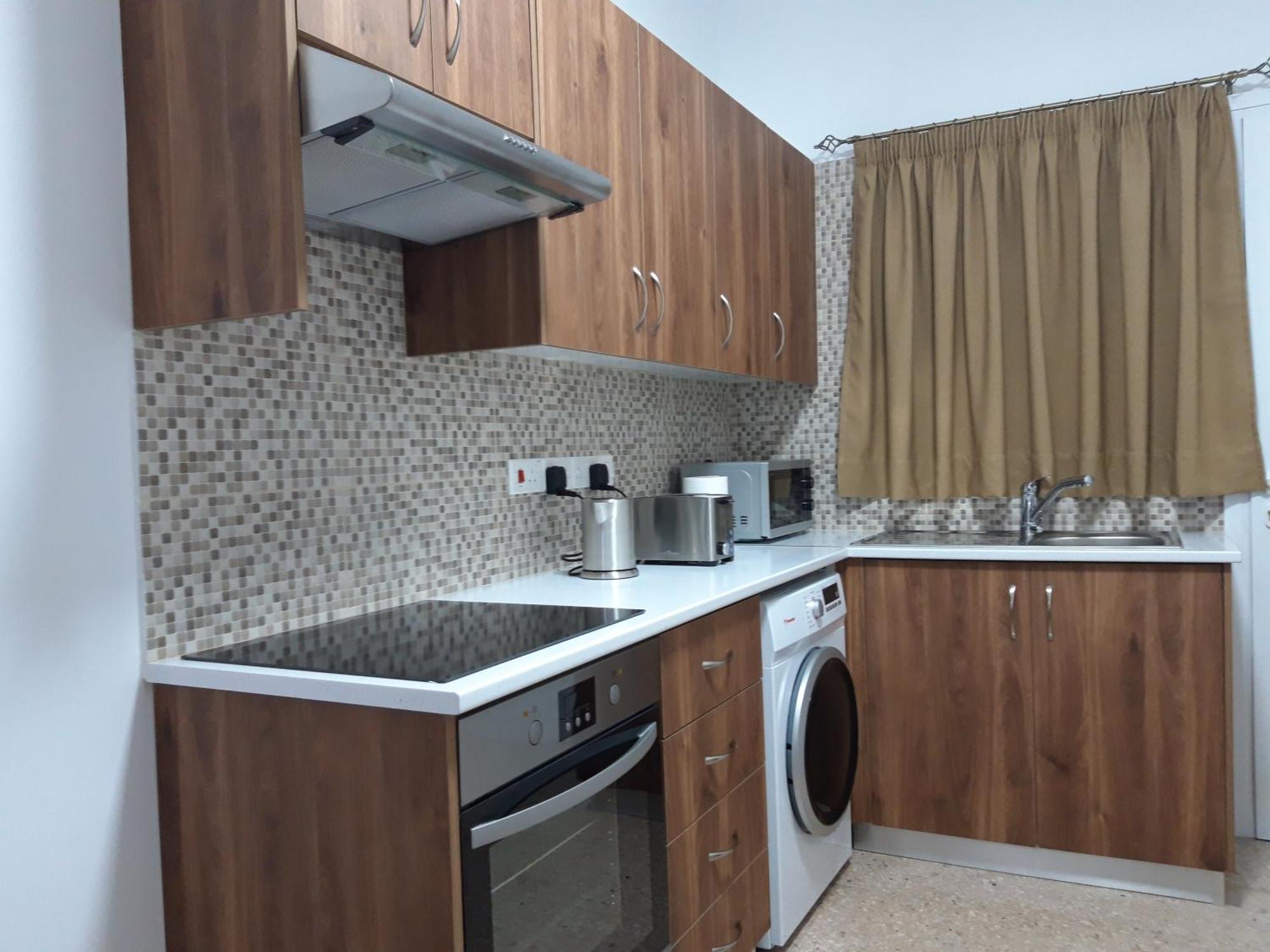 Costas Two-Bedroom Ground Floor Apartment Pafos Exterior foto