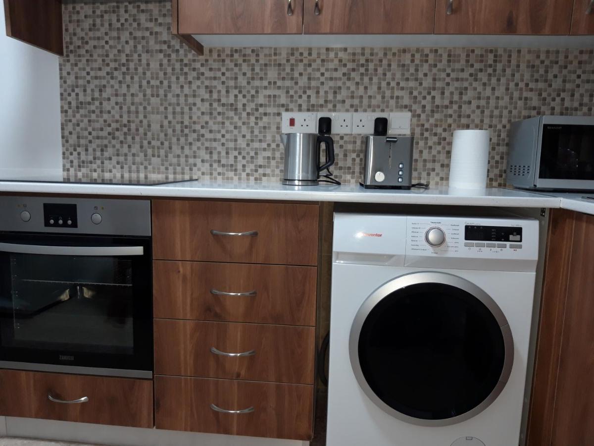 Costas Two-Bedroom Ground Floor Apartment Pafos Exterior foto