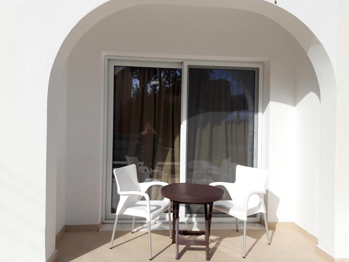 Costas Two-Bedroom Ground Floor Apartment Pafos Exterior foto